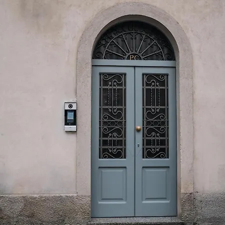 Gli Amori Di Carolina - Palazzo Carolina